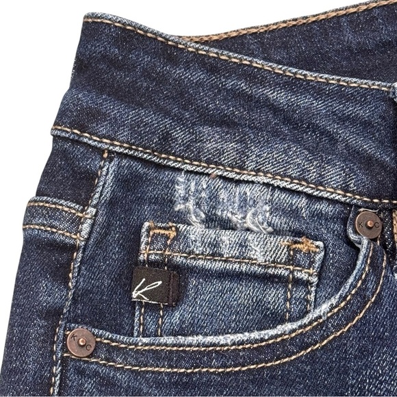 NWOT Kancan Size 3/25 High Rise 
5 Button Skinny Medium Wash Distressed Jeans - Picture 3 of 9